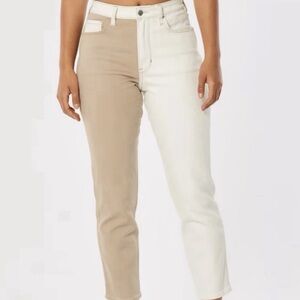 Hollister Ultra High Rise Mom Jeans 25x25